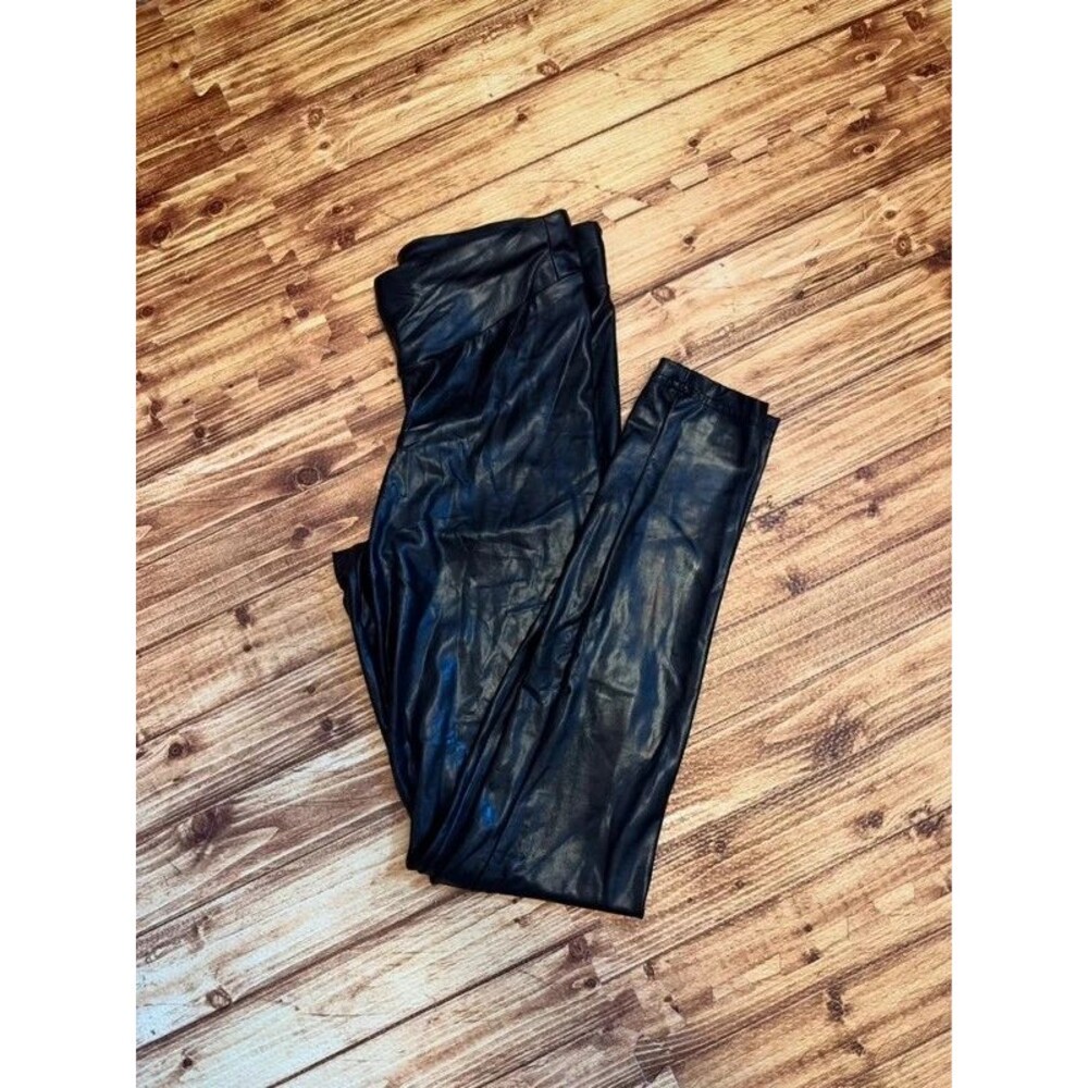 Hue Black Leggings